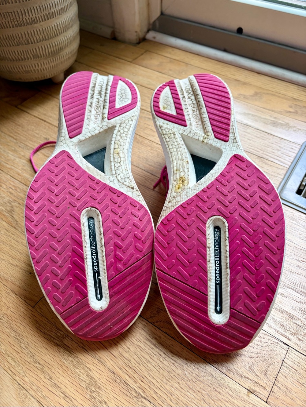 Saucony Men’s Endorphin Pro 3 Running Show— Hot Pink - Picture 5 of 9